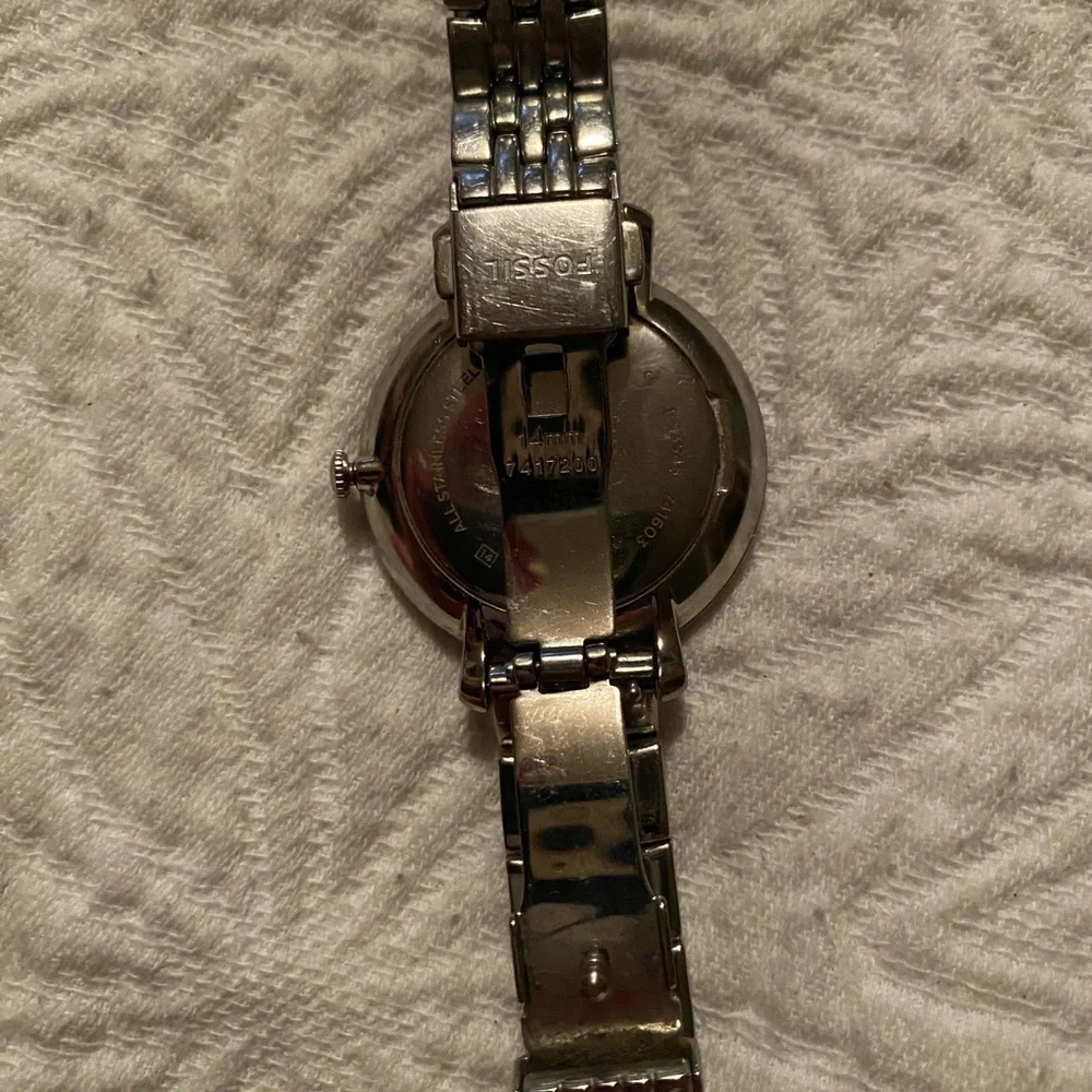 Ladies fossil watch 5 for 35